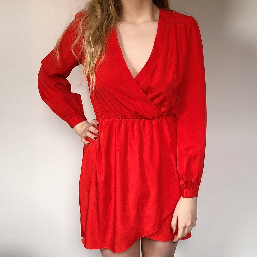 [NWT] [S] Tulip Hem Mini Dress x Akira